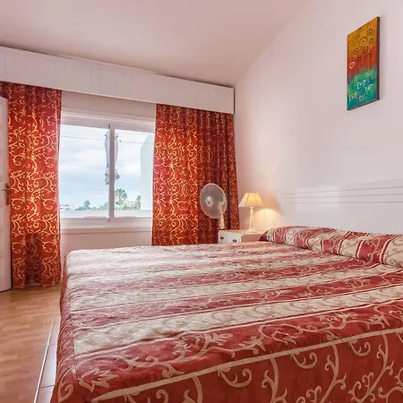 Aqualand Seaview House *